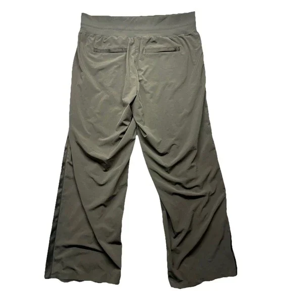 Athleta Womens 18 Nolita Wide Leg Pants Olive Green Relaxed Fit Pockets Pull On - Picture 3 of 4